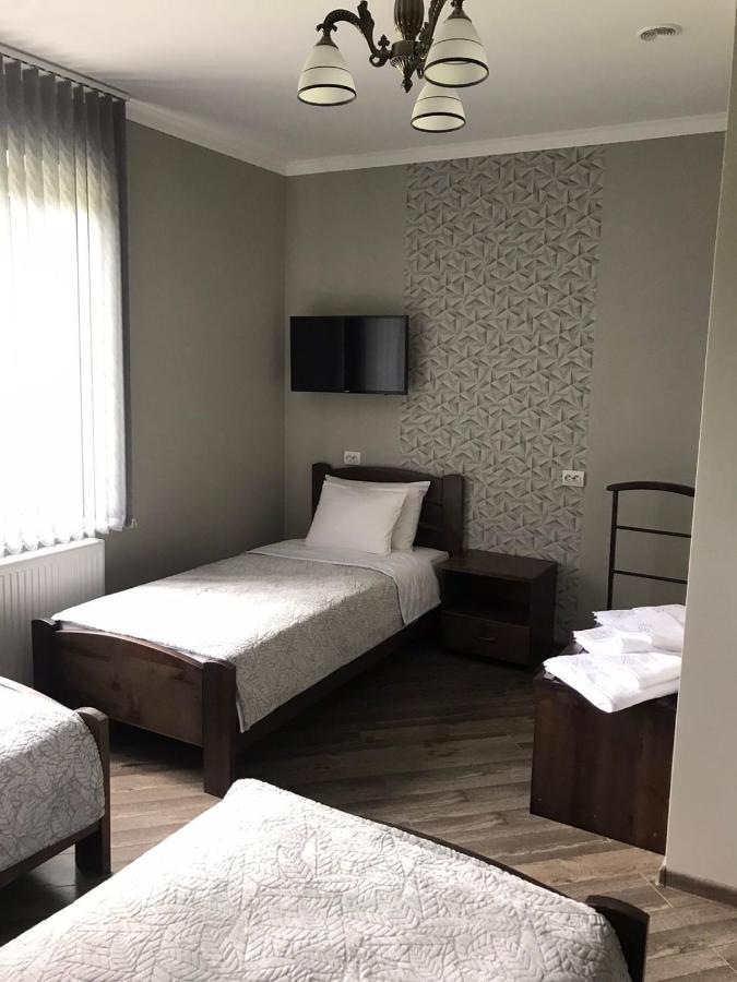 Gray Hotel Wynohradiw Zewnętrze zdjęcie