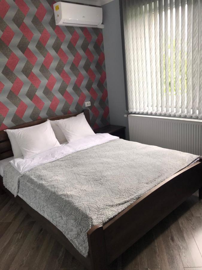 Gray Hotel Wynohradiw Zewnętrze zdjęcie